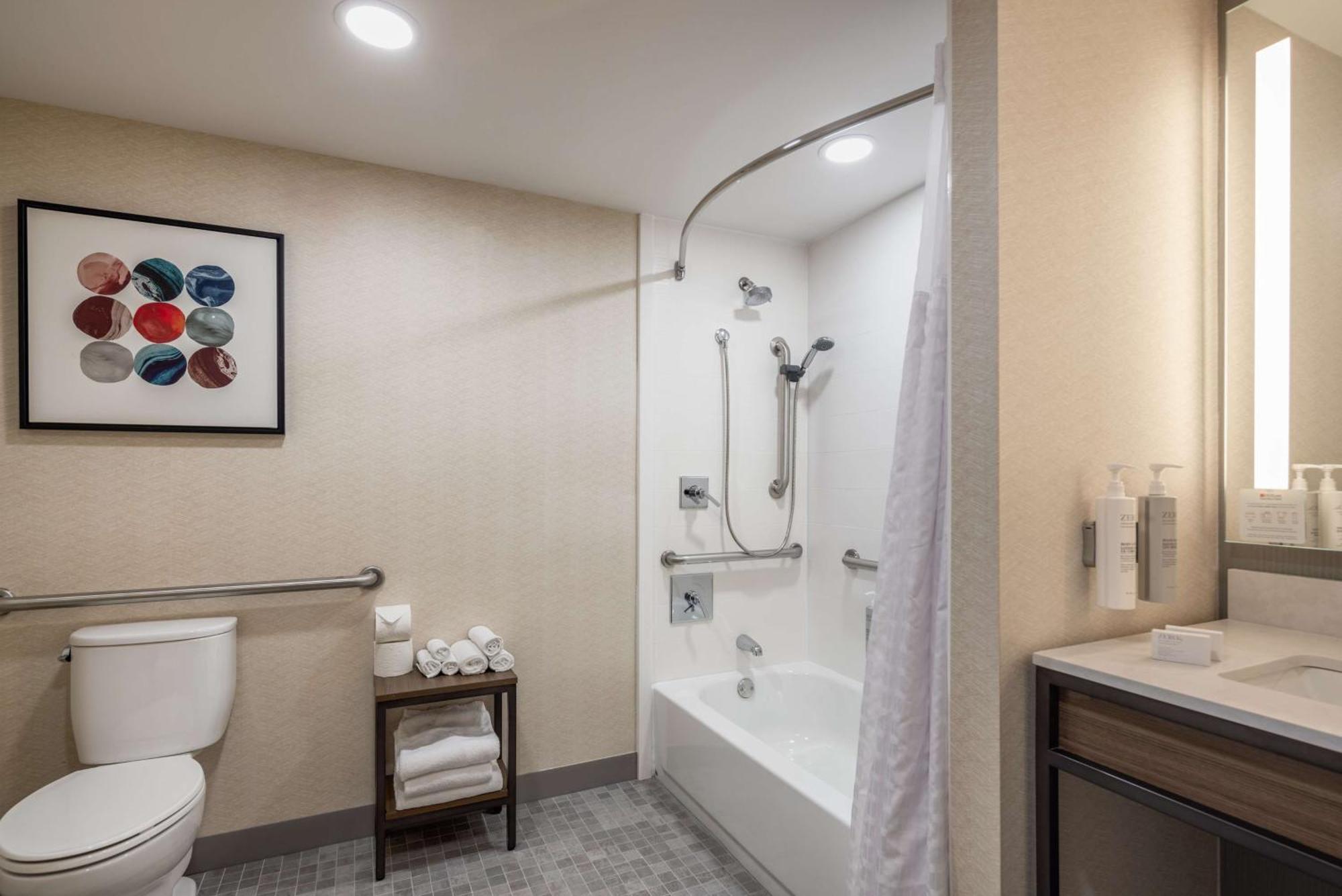 Hilton Garden Hotel 3*
